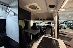 Musta Volkswagen Crafter 2024 kuva 21.