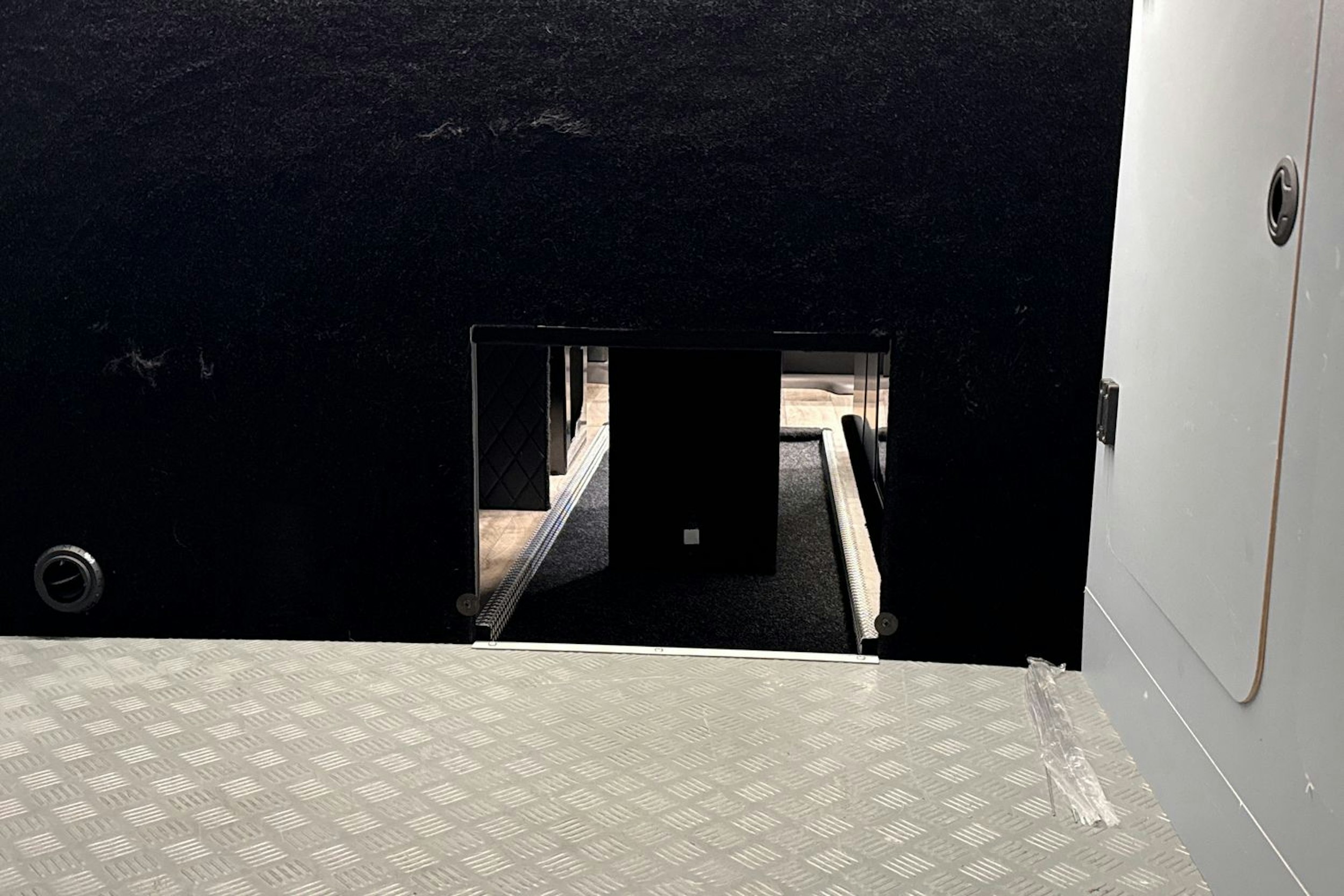 Musta Volkswagen Crafter 2024 kuva 34.