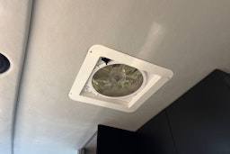 Musta Volkswagen Crafter 2024 kuva 37.