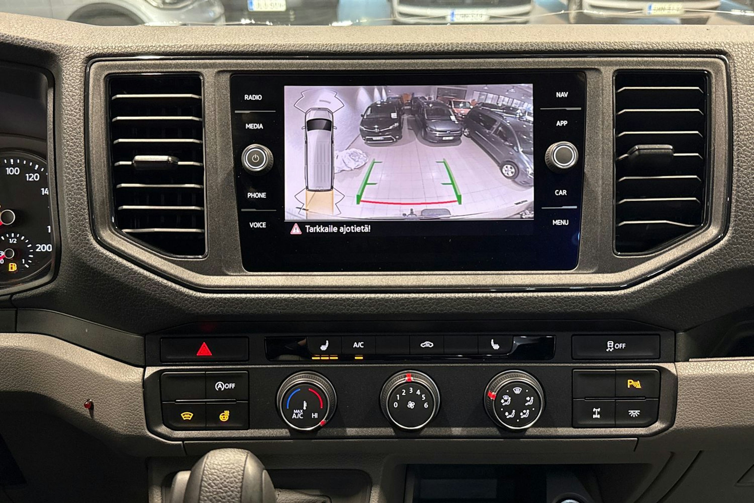 Musta Volkswagen Crafter 2024 kuva 41.