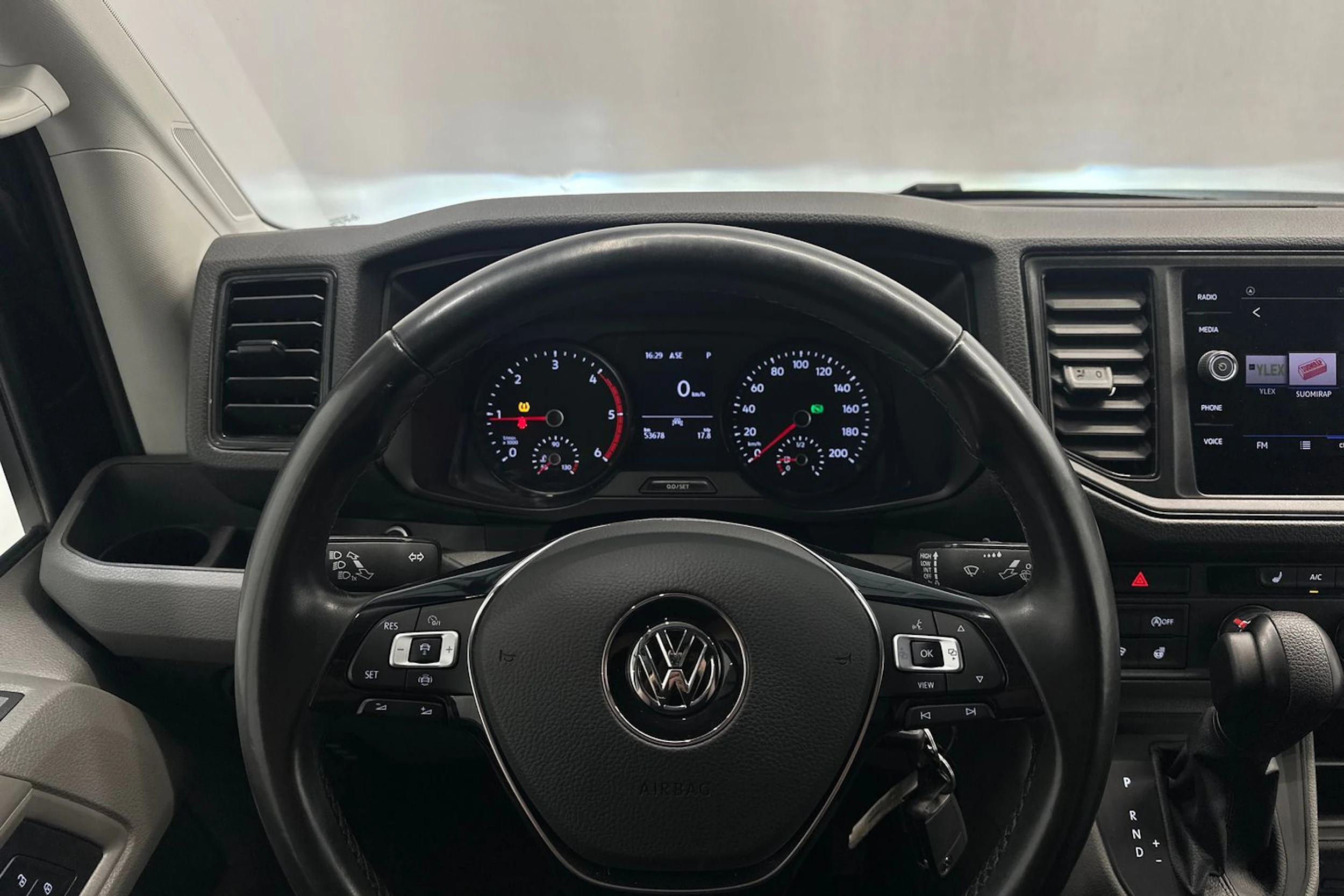 musta Volkswagen Crafter 2024 kuva 11.
