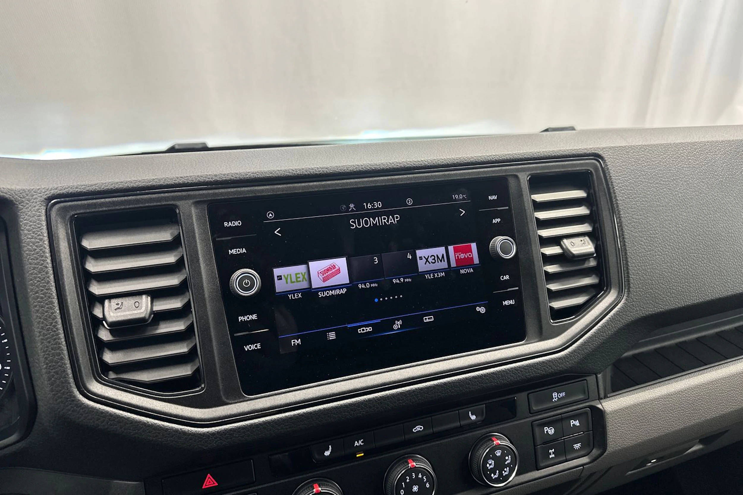 musta Volkswagen Crafter 2024 kuva 14.