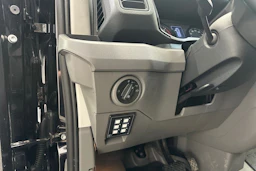 musta Volkswagen Crafter 2024 kuva 23.