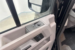 musta Volkswagen Crafter 2024 kuva 24.
