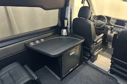 musta Volkswagen Crafter 2024 kuva 28.