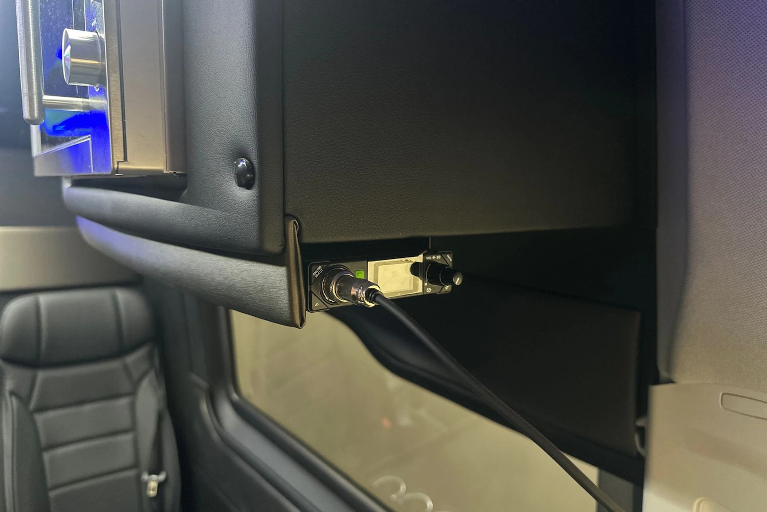musta Volkswagen Crafter 2024 kuva 30.