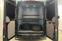musta Volkswagen Crafter 2024 kuva 32.