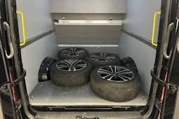 musta Volkswagen Crafter 2024 kuva 33.