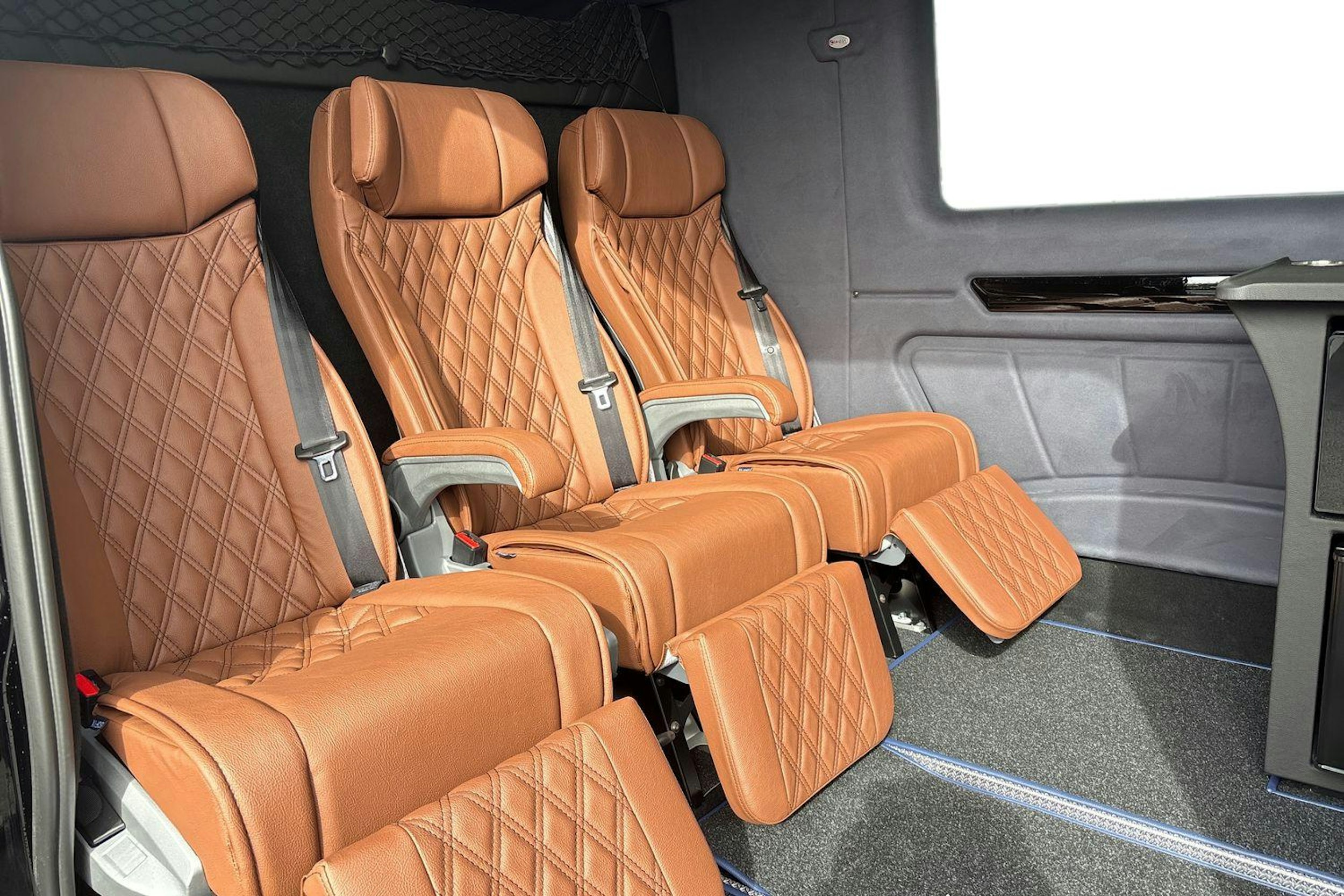 Musta Volkswagen Crafter 2024 kuva 10.