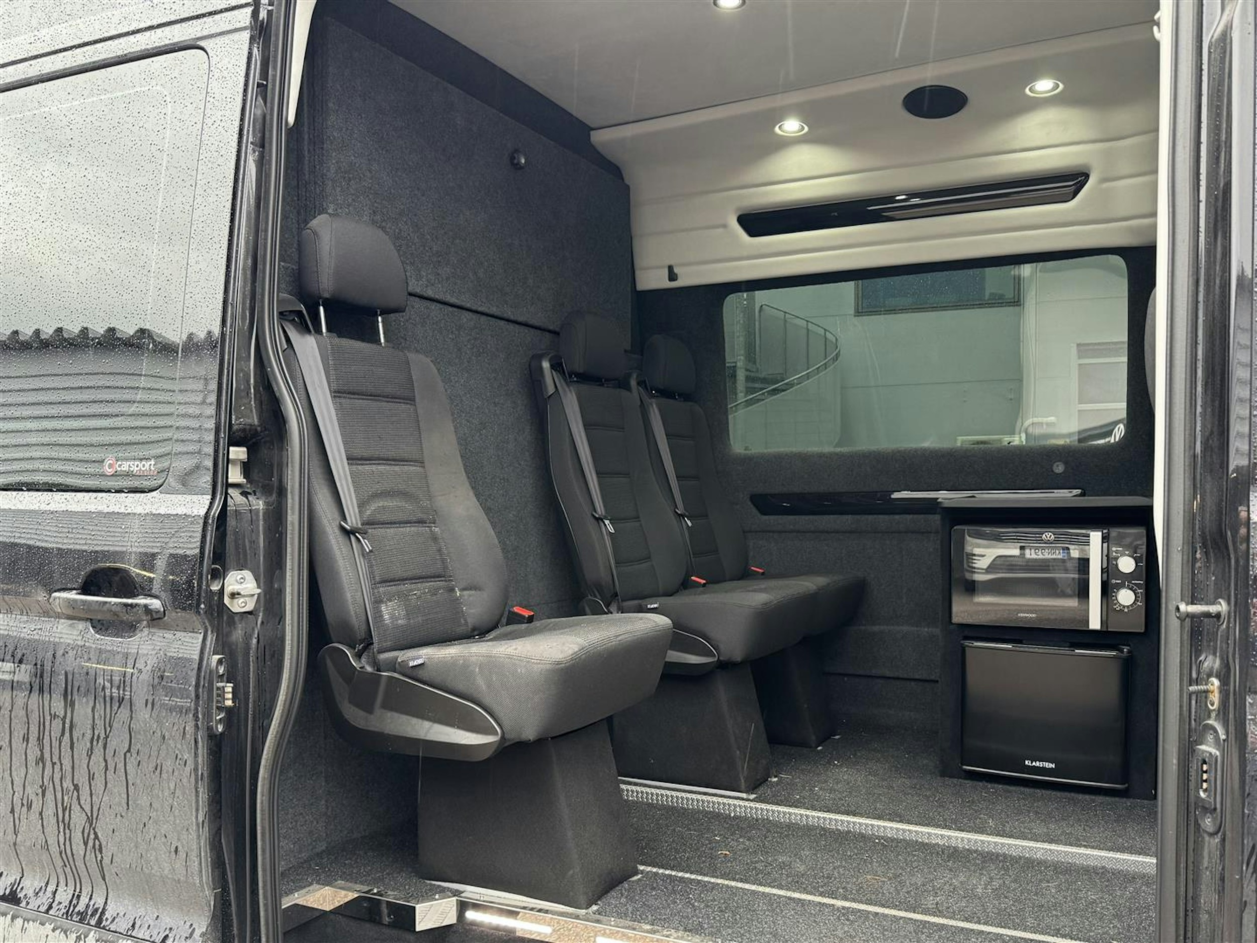 musta Volkswagen Crafter 2024 kuva 4.