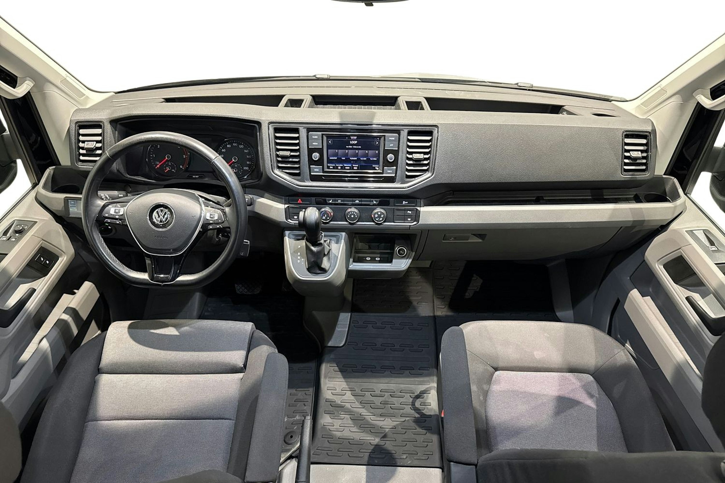 musta Volkswagen Crafter 2024 kuva 9.