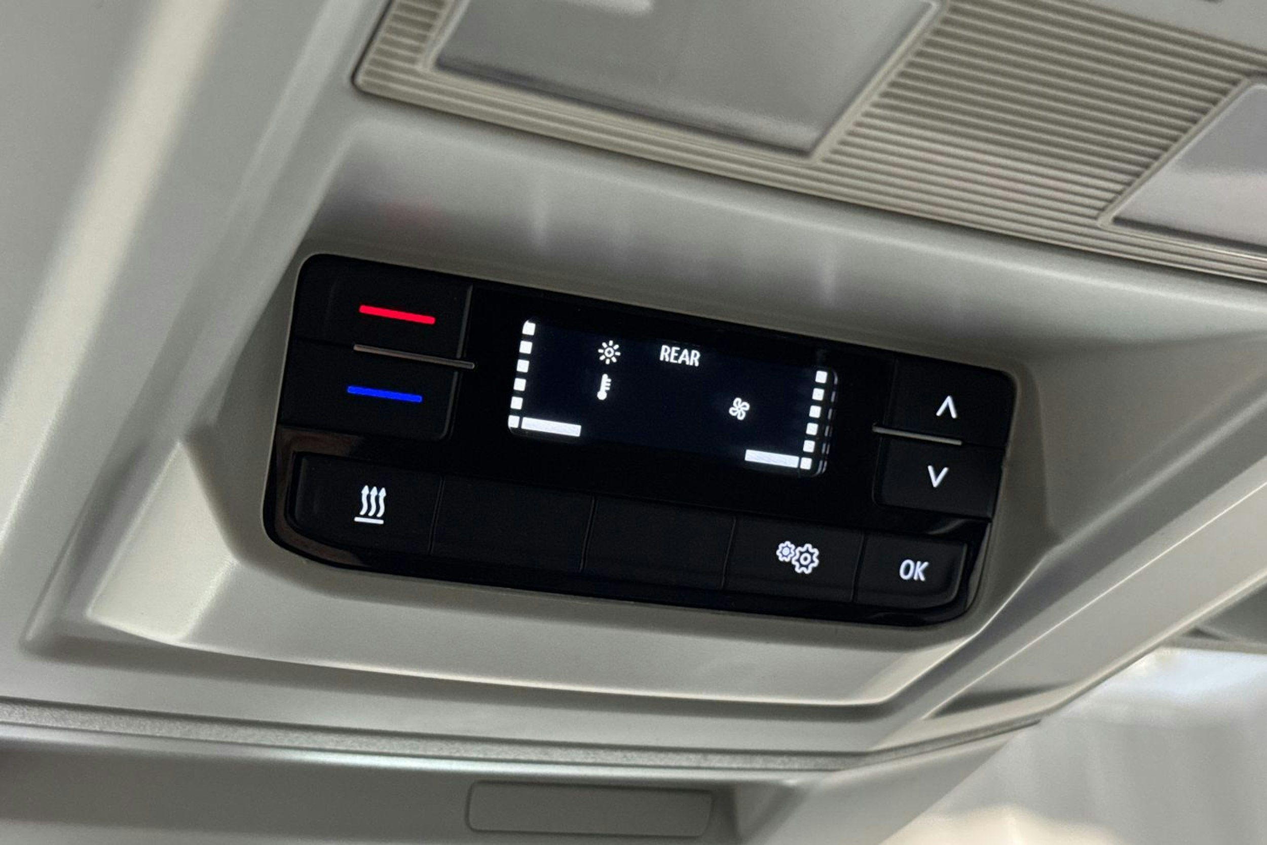 musta Volkswagen Crafter 2024 kuva 18.