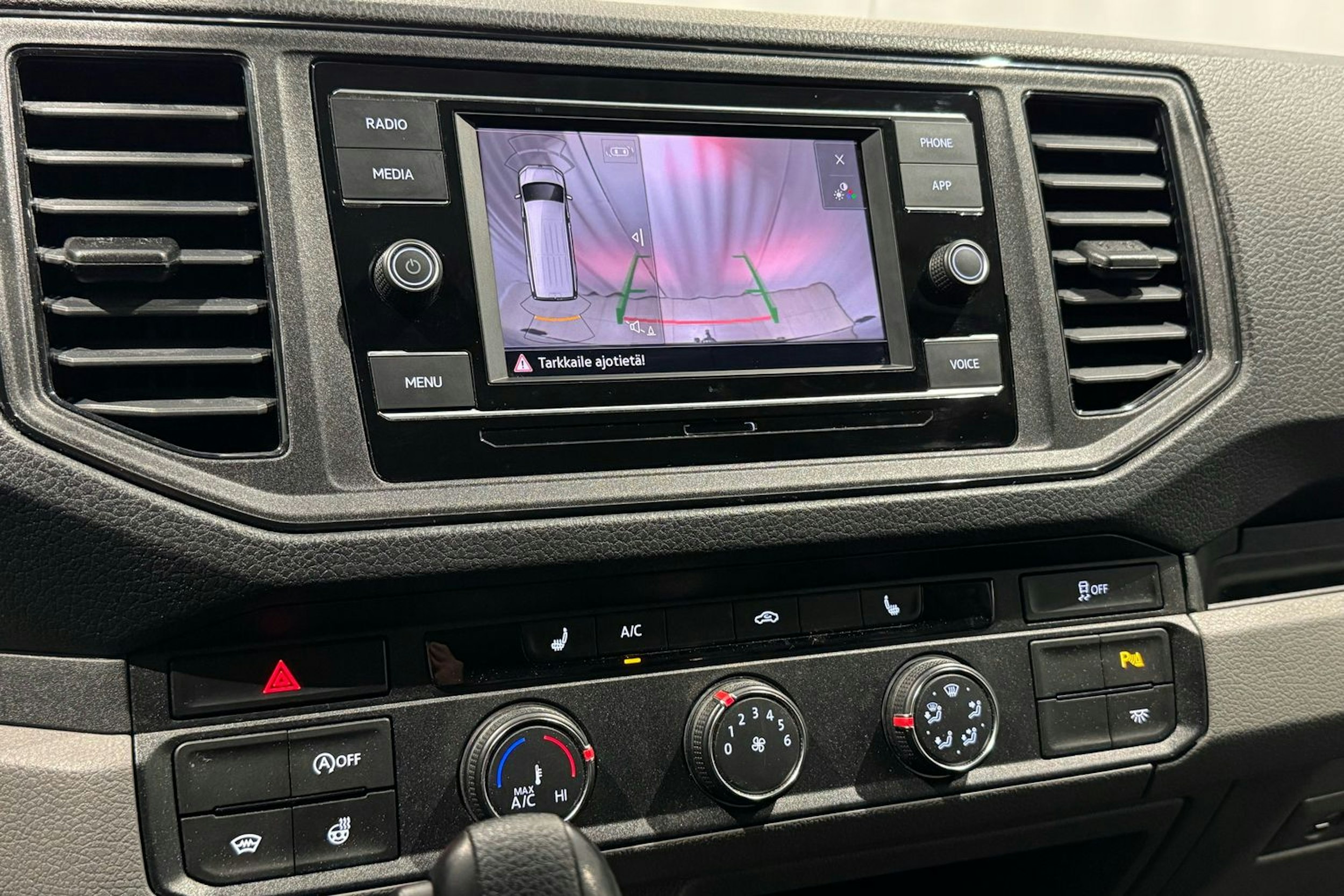 musta Volkswagen Crafter 2024 kuva 20.