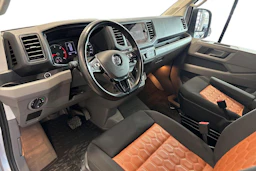 met. harmaa Volkswagen Crafter 2024 kuva 11.