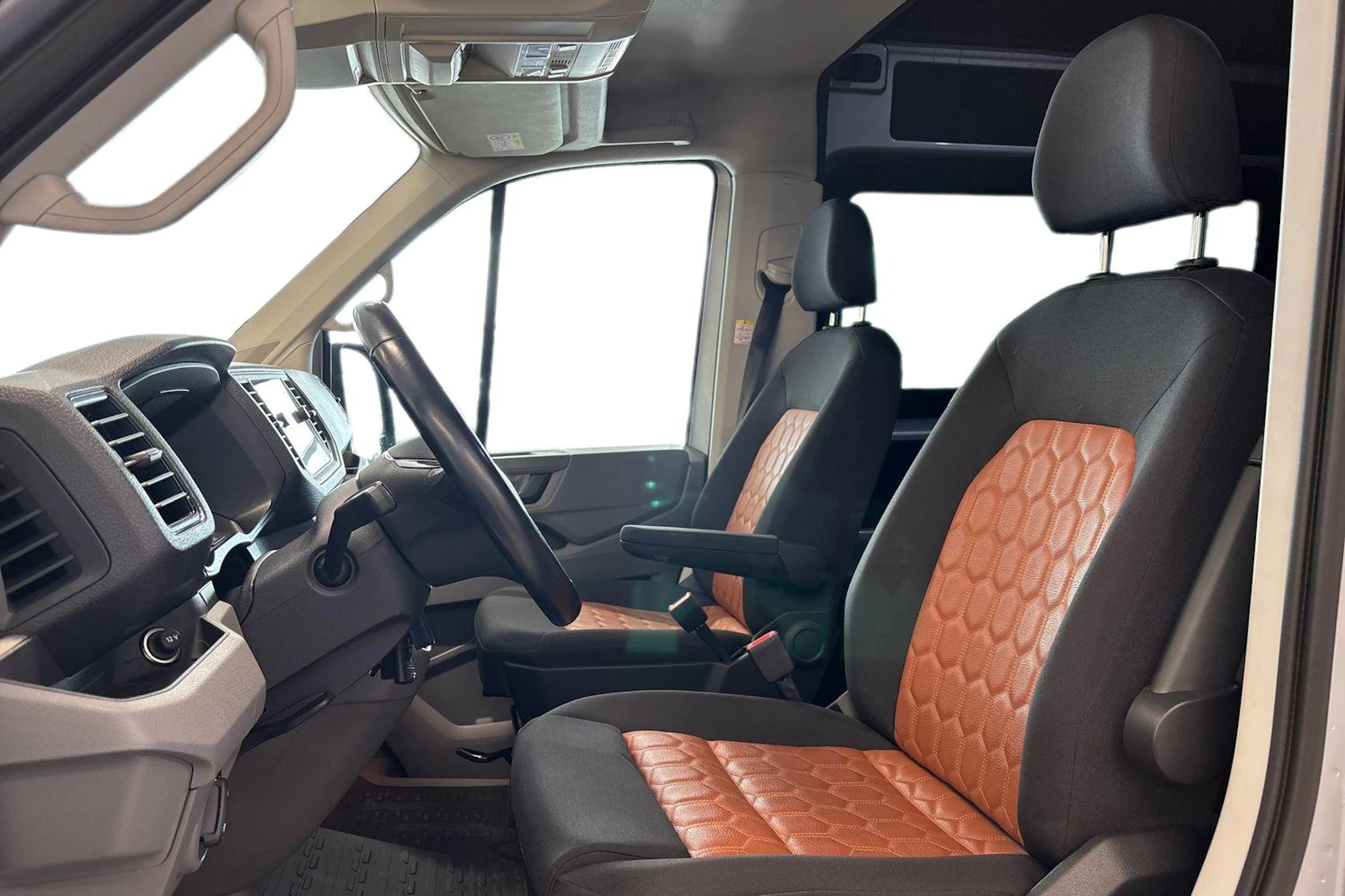 met. harmaa Volkswagen Crafter 2024 kuva 14.