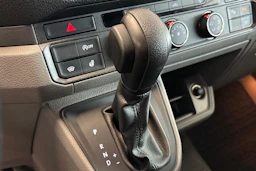 met. harmaa Volkswagen Crafter 2024 kuva 25.