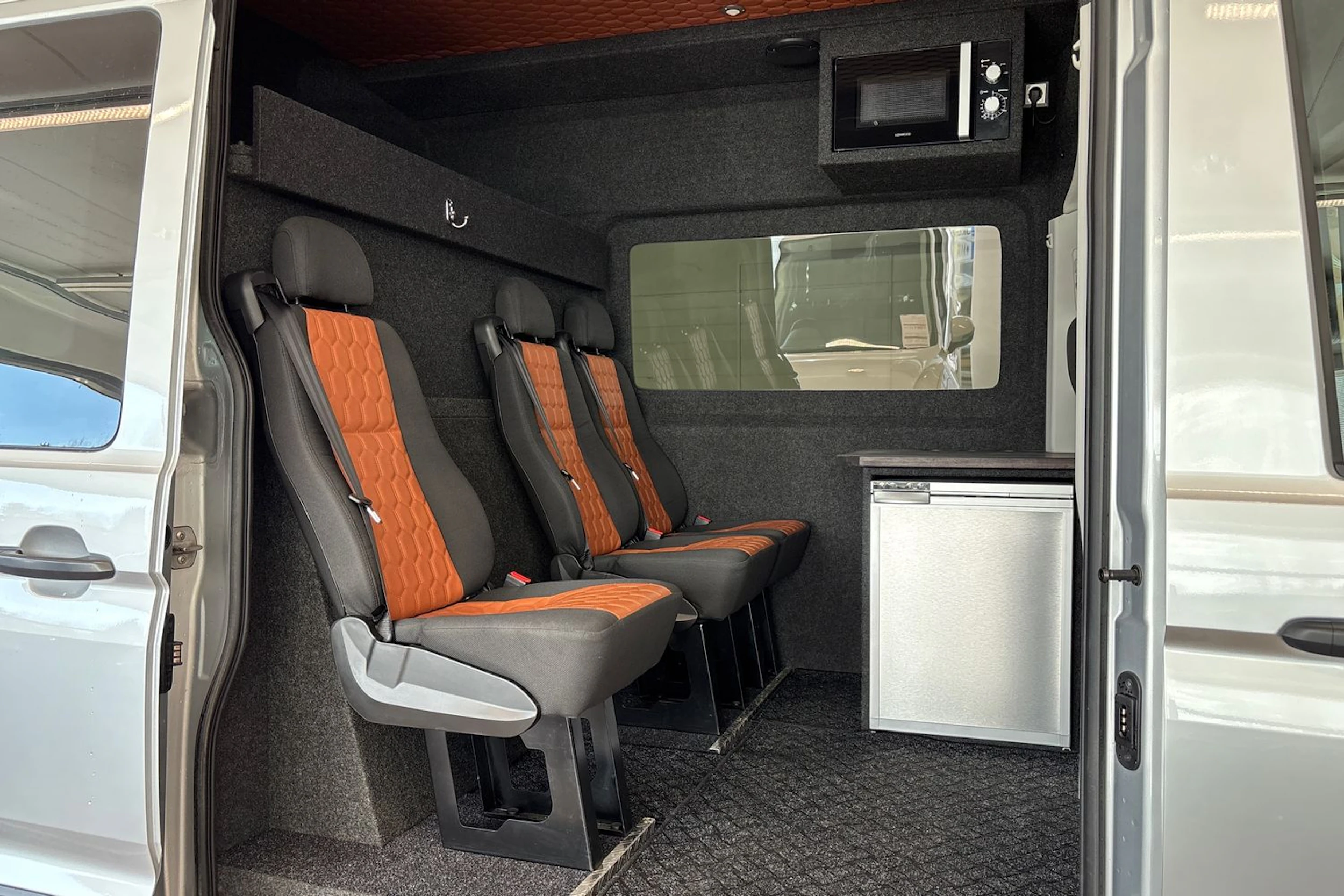met. harmaa Volkswagen Crafter 2024 kuva 27.