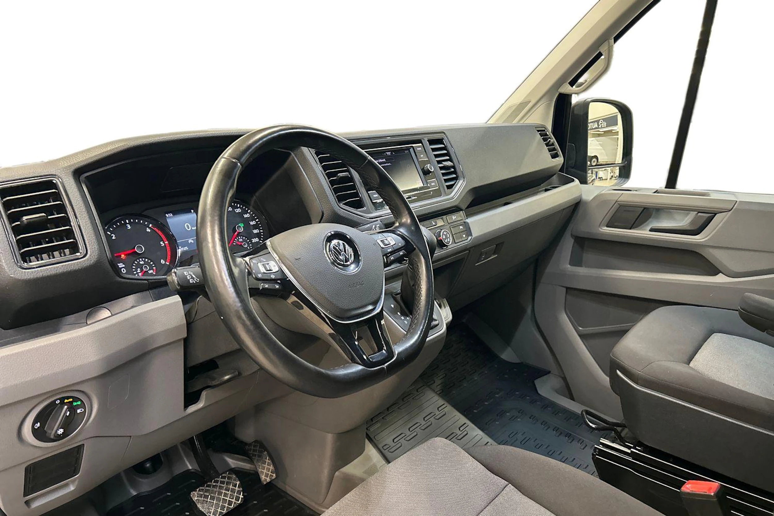 musta Volkswagen Crafter 2024 kuva 8.