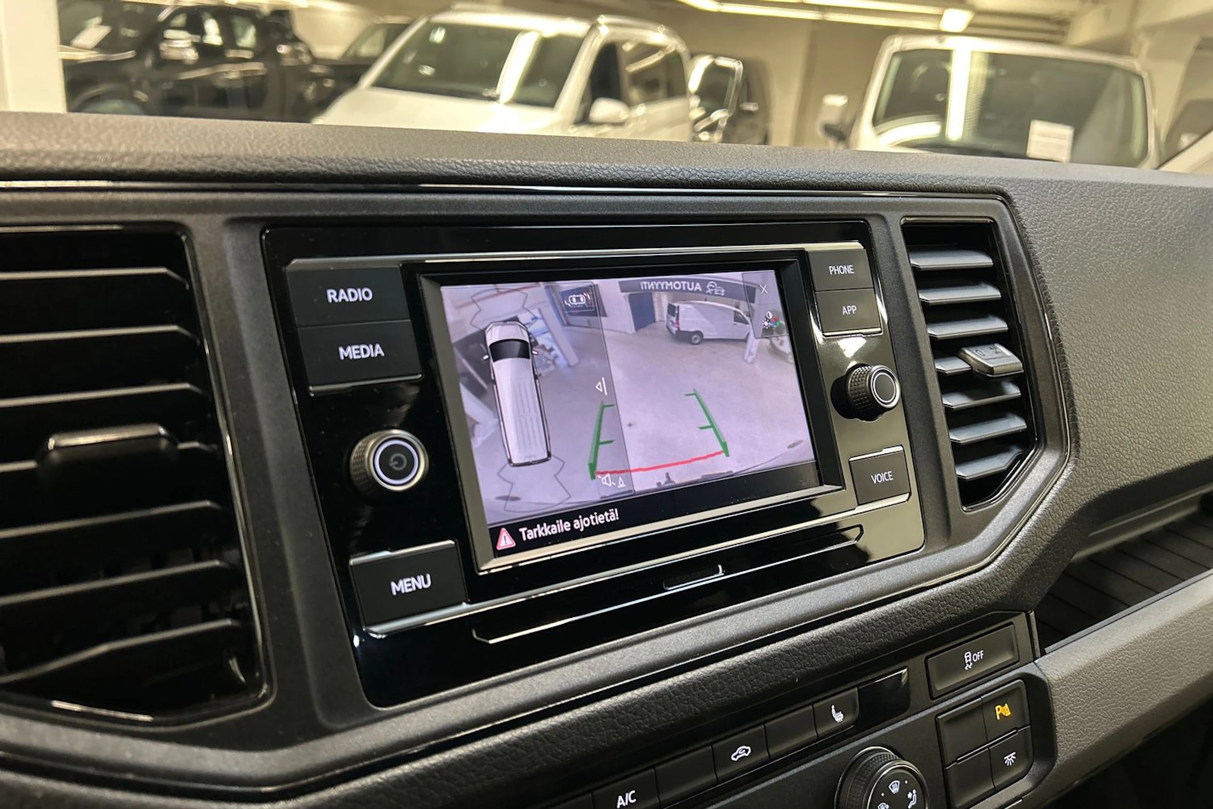 musta Volkswagen Crafter 2024 kuva 18.