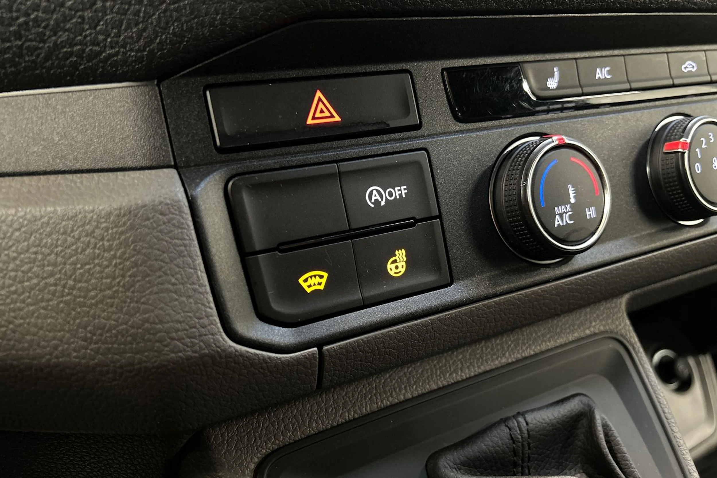 musta Volkswagen Crafter 2024 kuva 22.