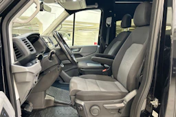 musta Volkswagen Crafter 2024 kuva 24.