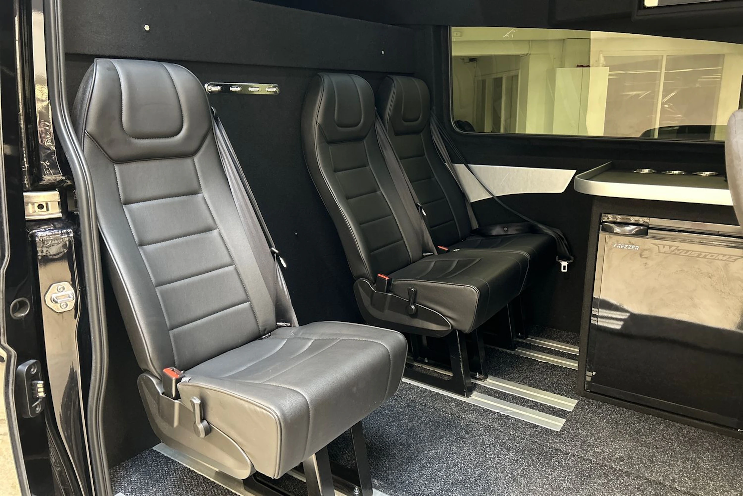 musta Volkswagen Crafter 2024 kuva 26.