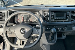 musta Volkswagen Crafter 2024 kuva 7.