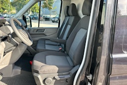 musta Volkswagen Crafter 2024 kuva 8.