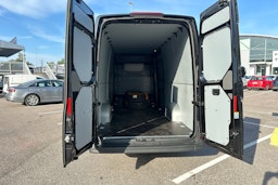 musta Volkswagen Crafter 2024 kuva 10.