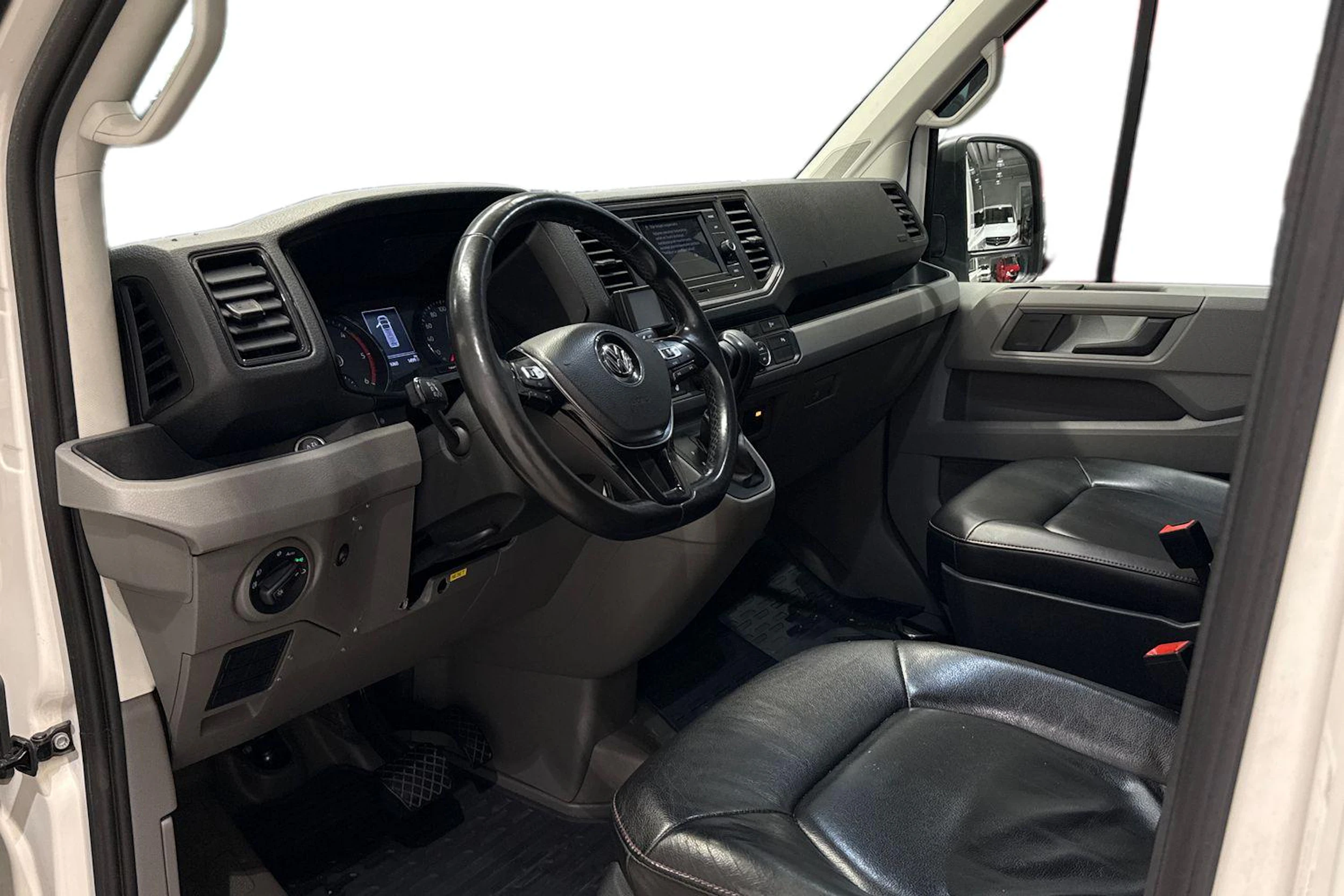 valkoinen Volkswagen Crafter 2024 kuva 8.