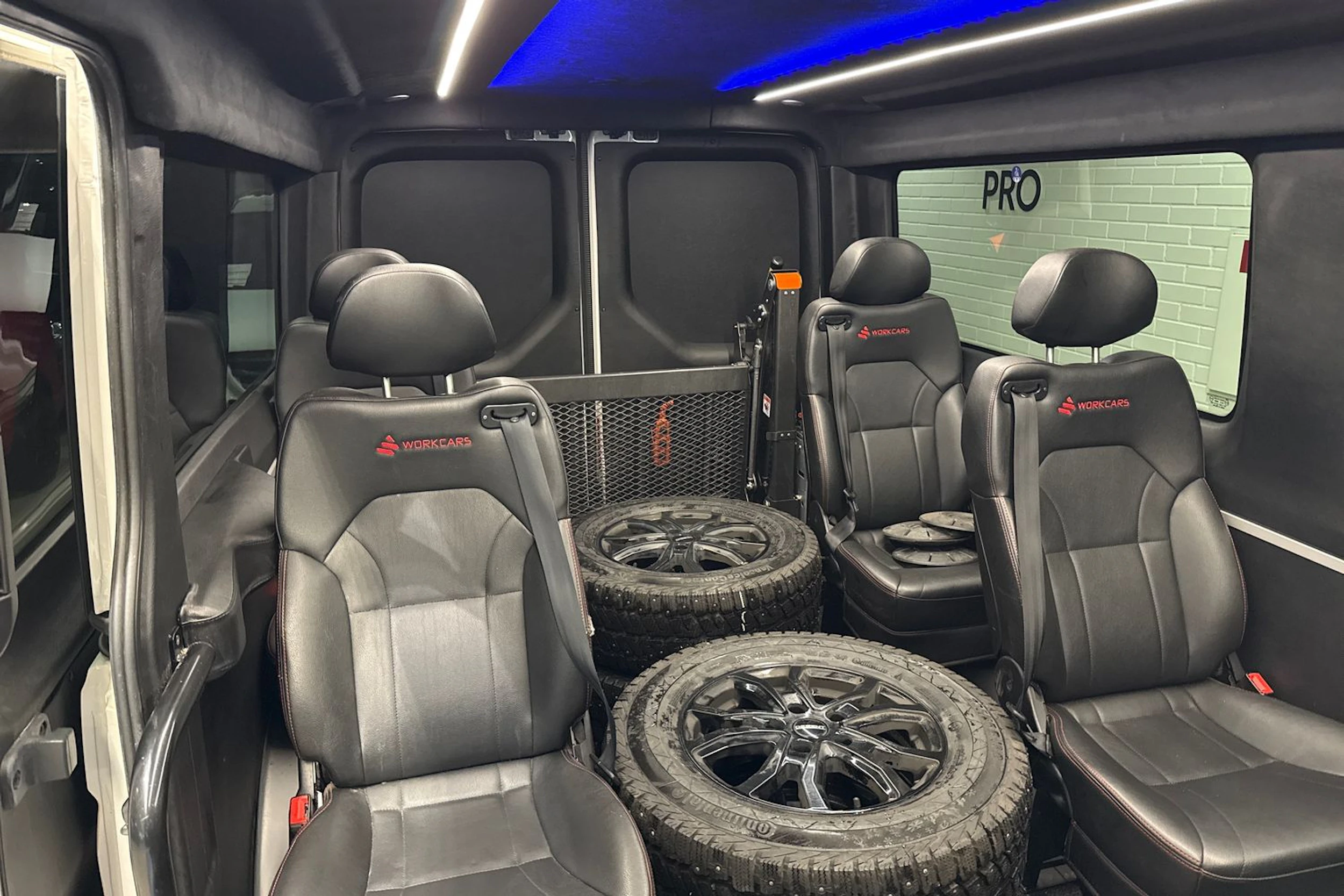 valkoinen Volkswagen Crafter 2024 kuva 15.