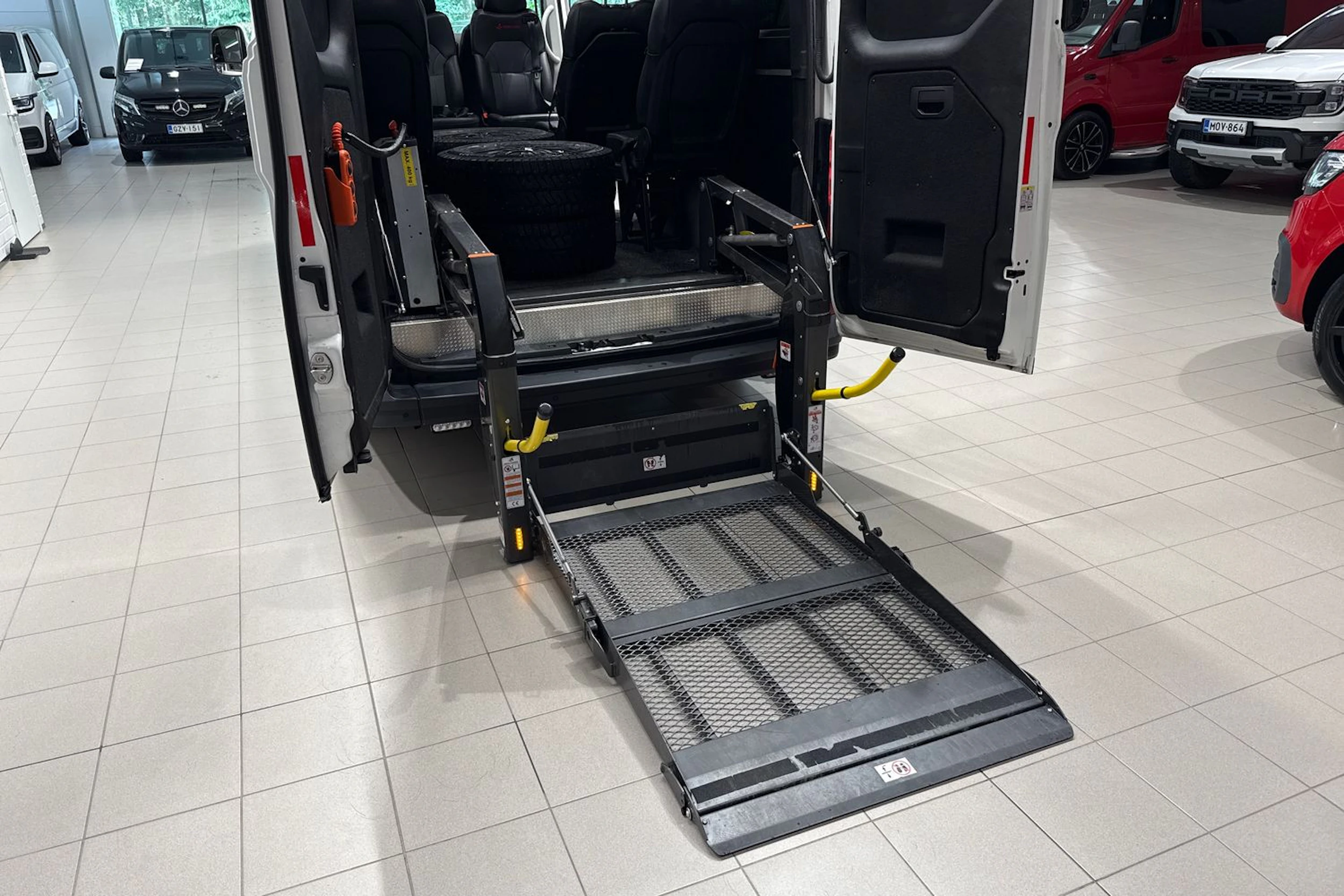 valkoinen Volkswagen Crafter 2024 kuva 17.