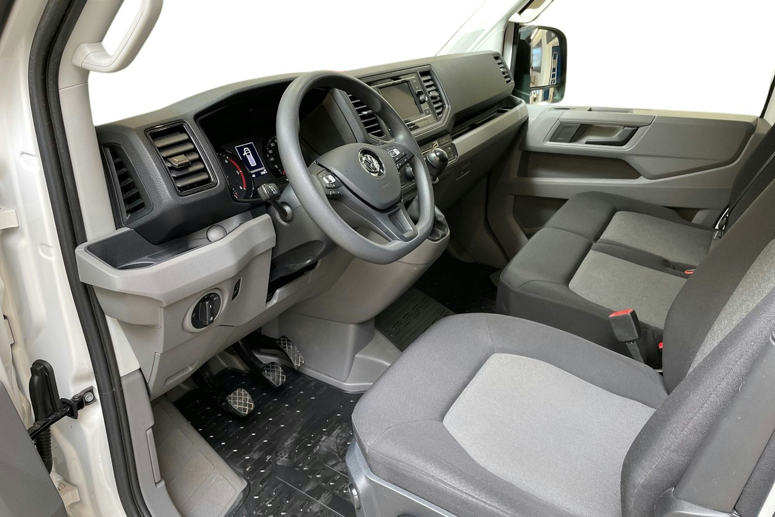 valkoinen Volkswagen Crafter 2024 kuva 7.