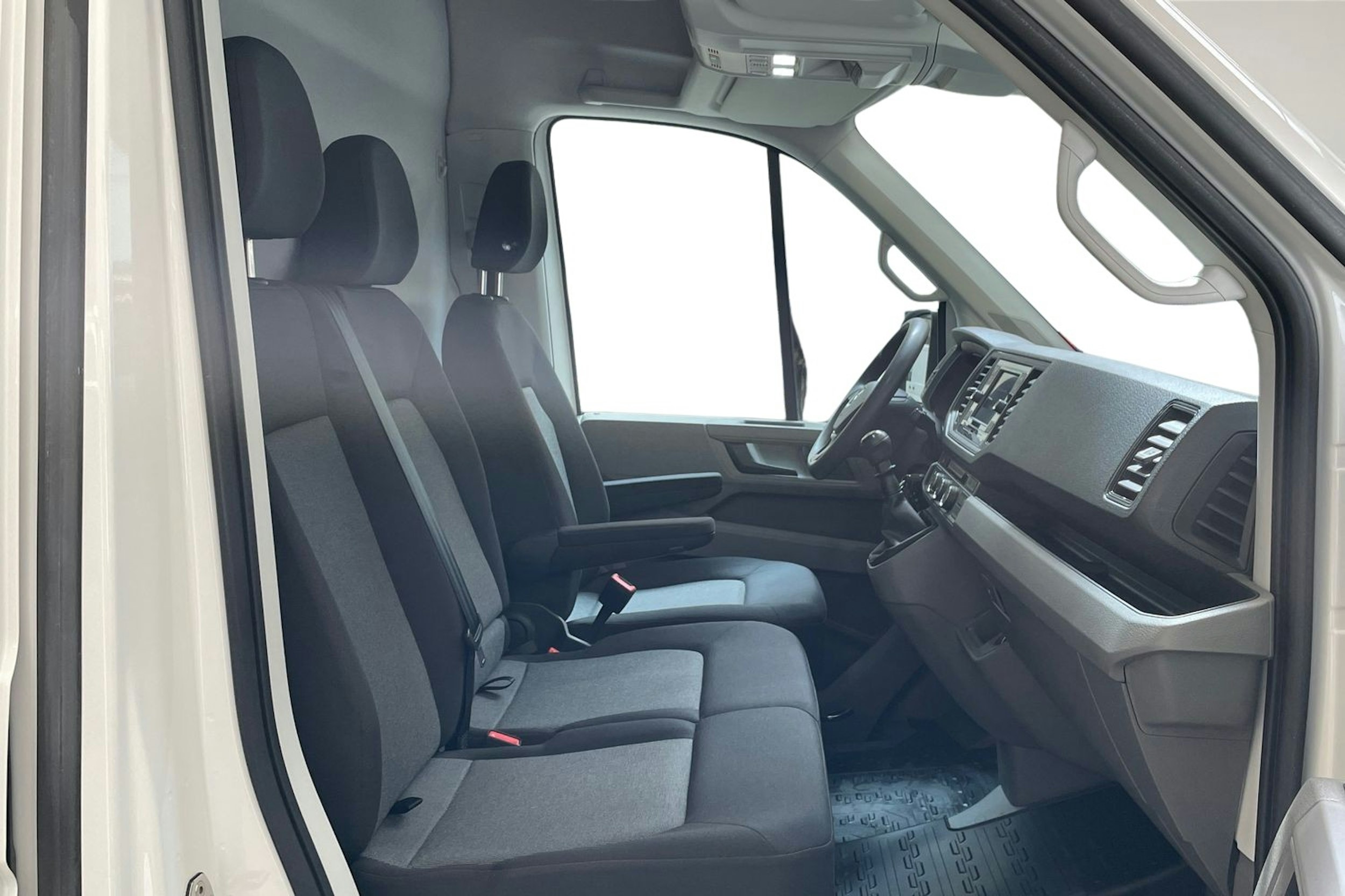 valkoinen Volkswagen Crafter 2024 kuva 10.