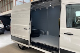 valkoinen Volkswagen Crafter 2024 kuva 13.