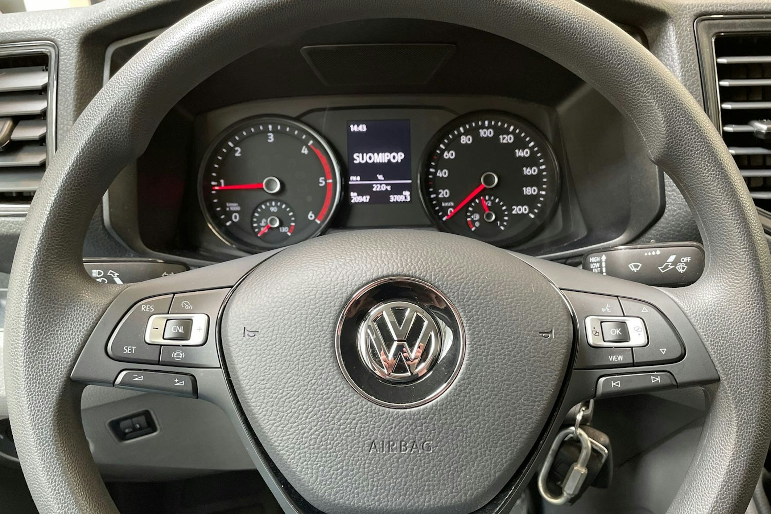 valkoinen Volkswagen Crafter 2024 kuva 17.