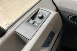 valkoinen Volkswagen Crafter 2024 kuva 18.