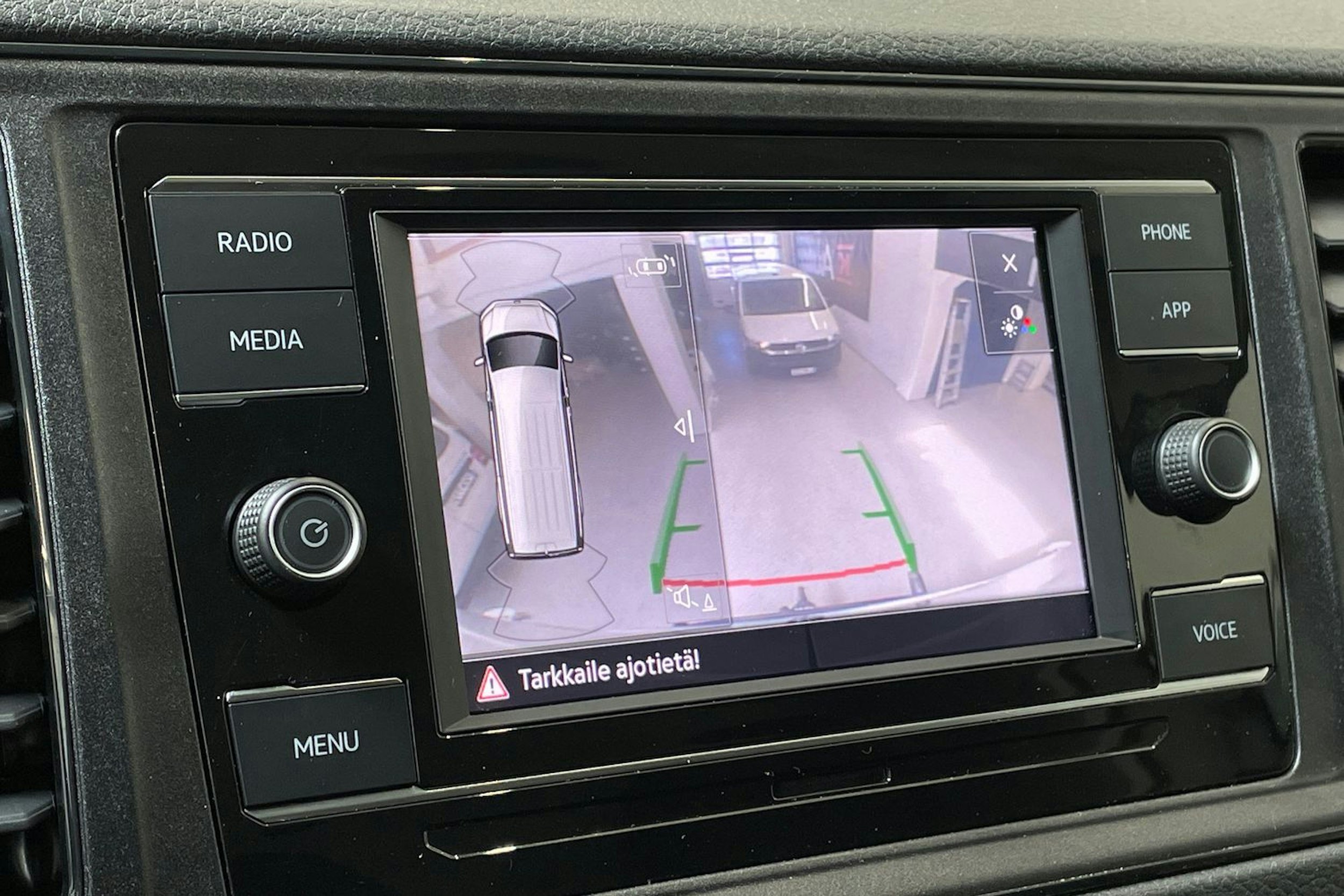 valkoinen Volkswagen Crafter 2024 kuva 20.