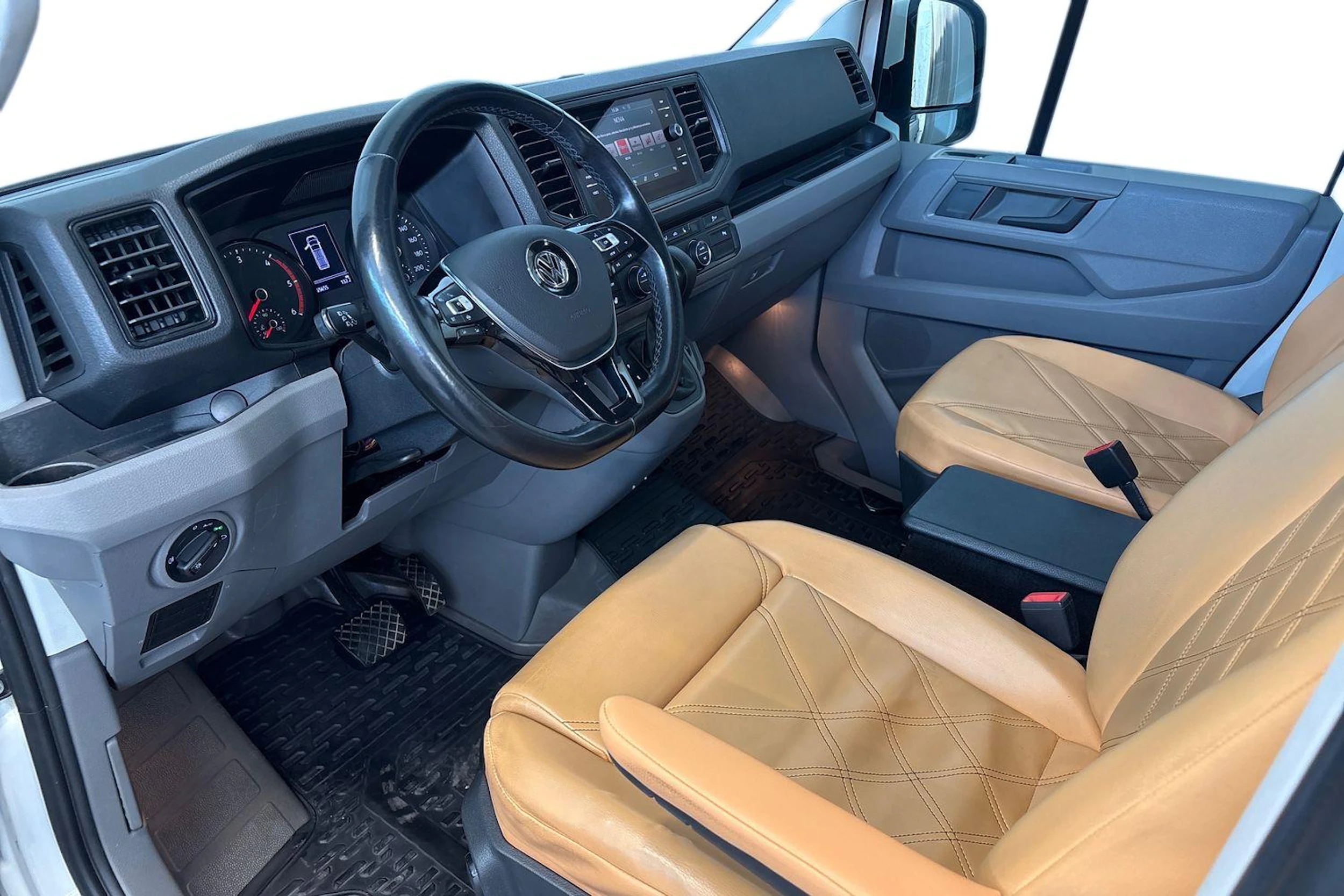 Valkoinen Volkswagen CRAFTER 2024 kuva 8.