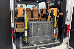 Valkoinen Volkswagen CRAFTER 2024 kuva 17.