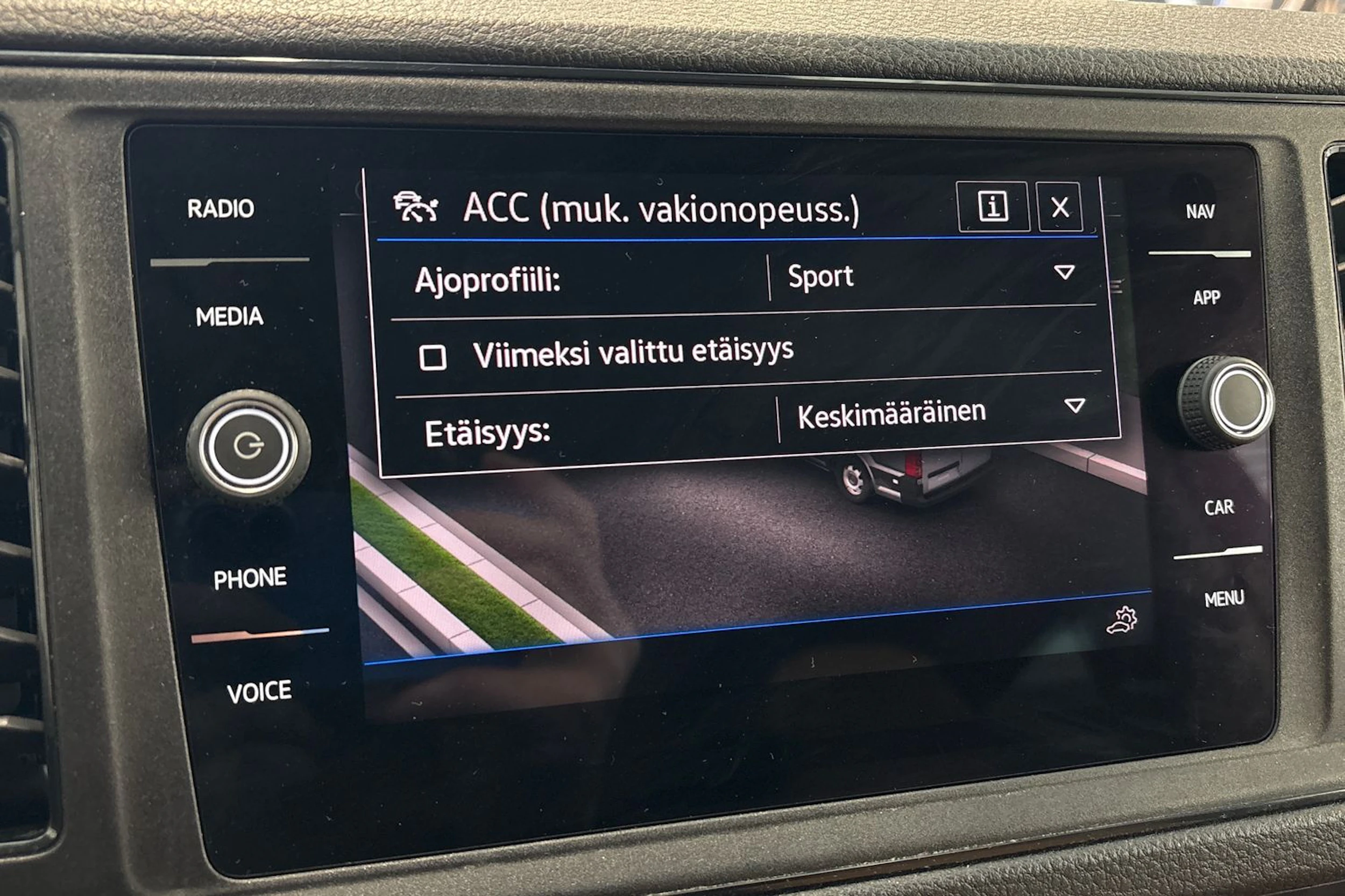 Valkoinen Volkswagen CRAFTER 2024 kuva 25.
