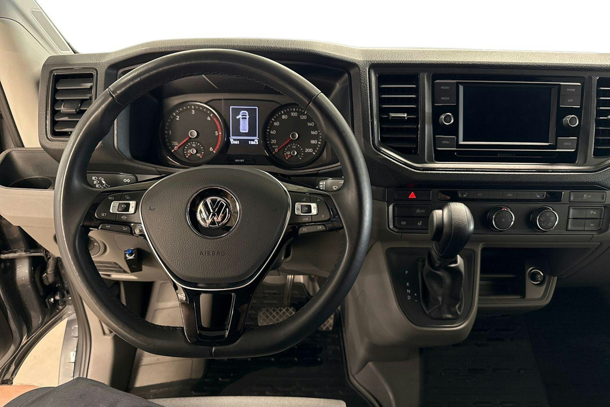 Harmaa Volkswagen CRAFTER 2024 kuva 9.