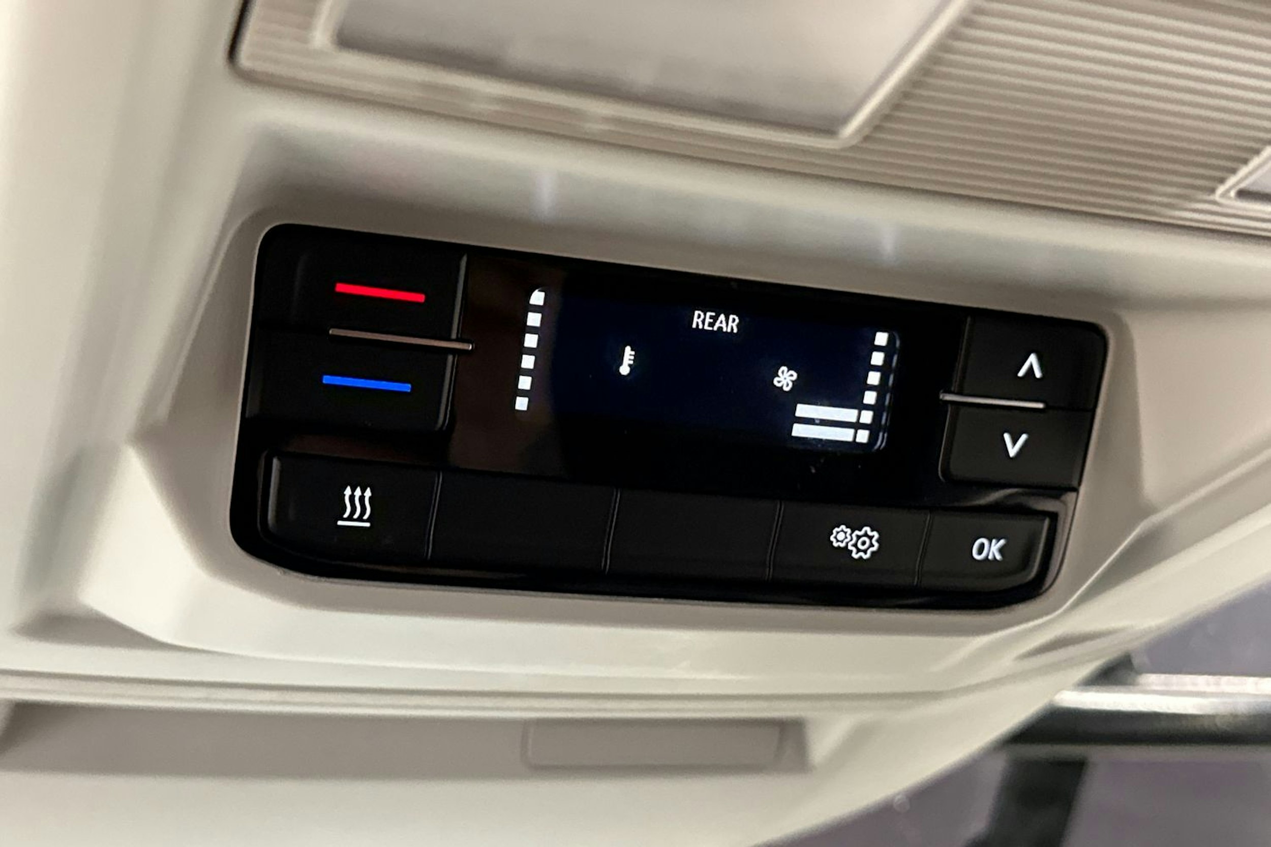 Harmaa Volkswagen CRAFTER 2024 kuva 26.