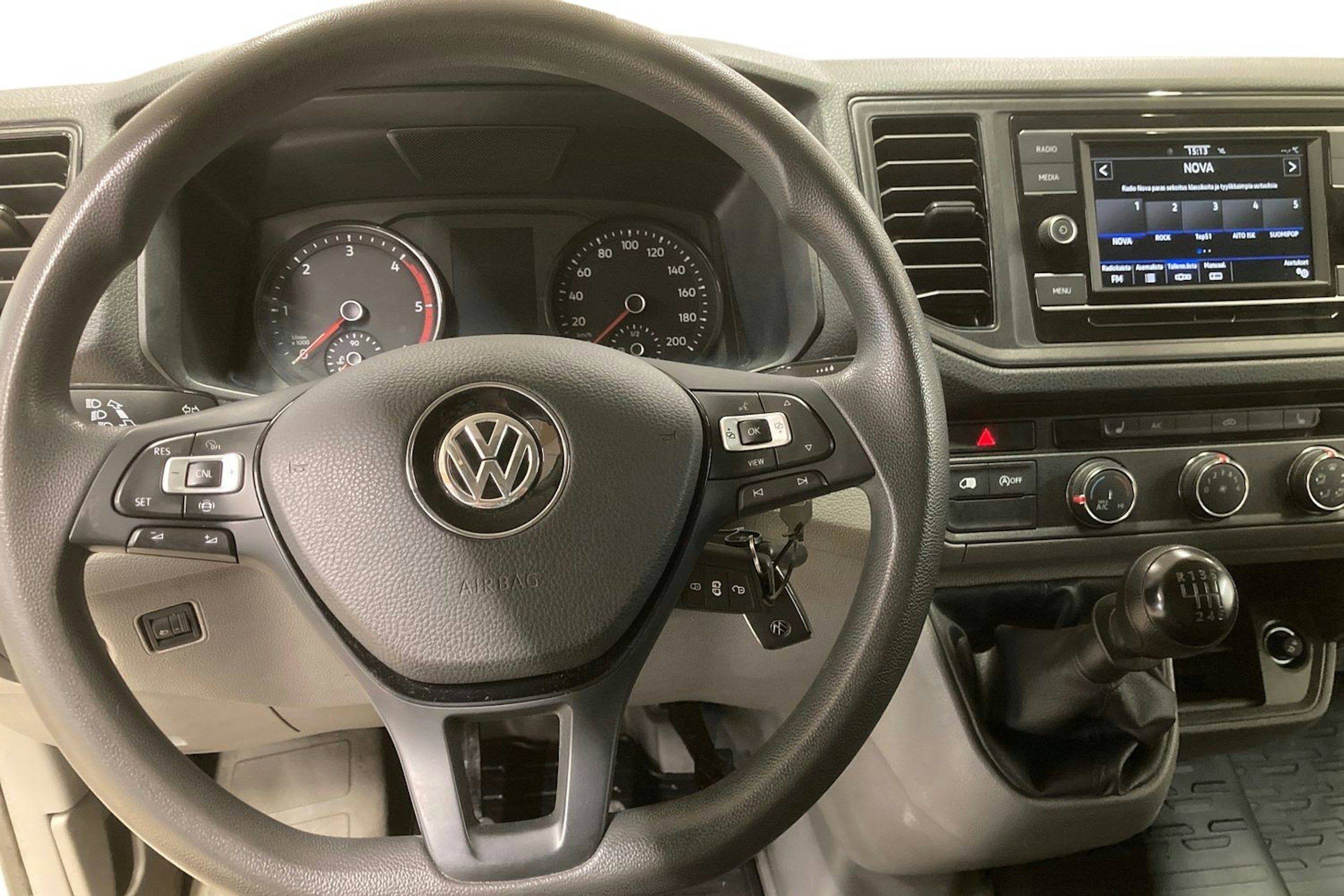 valkoinen Volkswagen Crafter 2024 kuva 9.