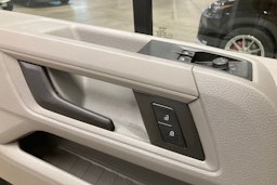 valkoinen Volkswagen Crafter 2024 kuva 13.