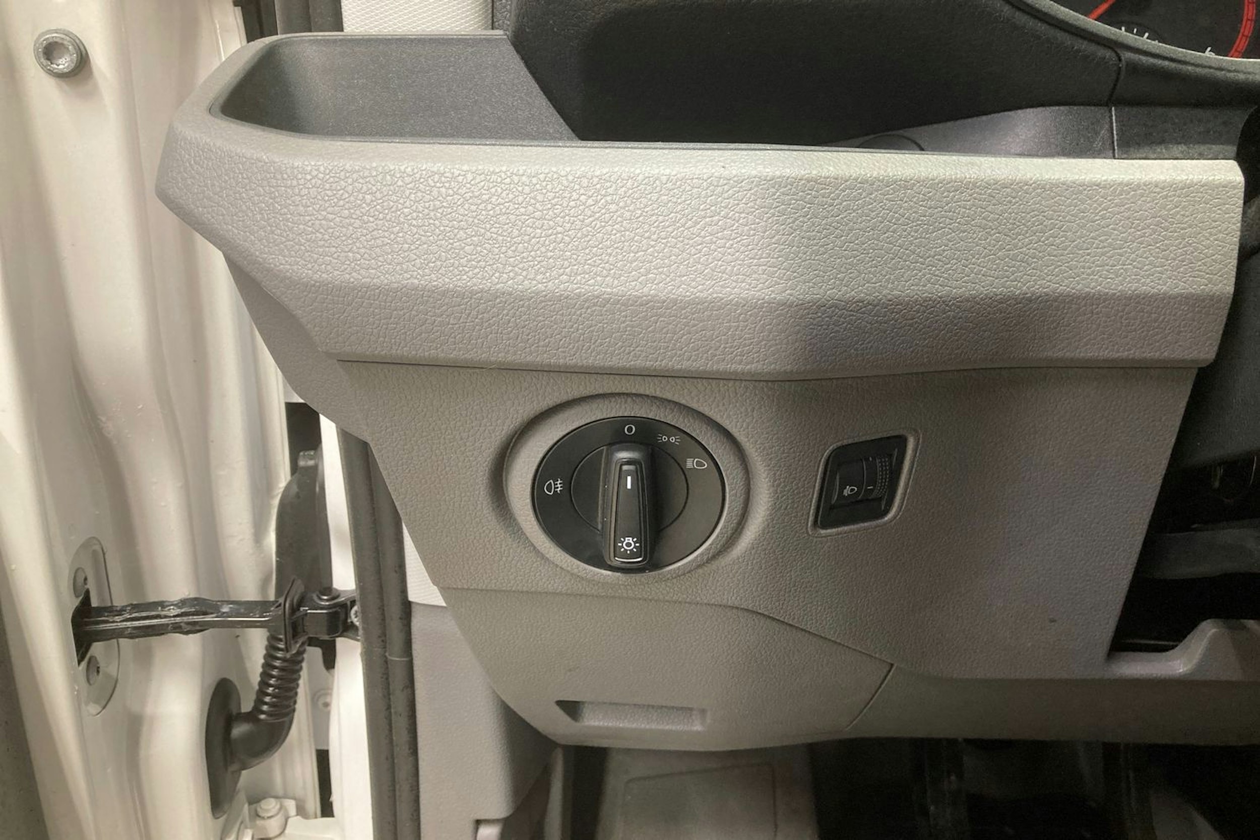valkoinen Volkswagen Crafter 2024 kuva 14.