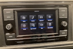 valkoinen Volkswagen Crafter 2024 kuva 22.