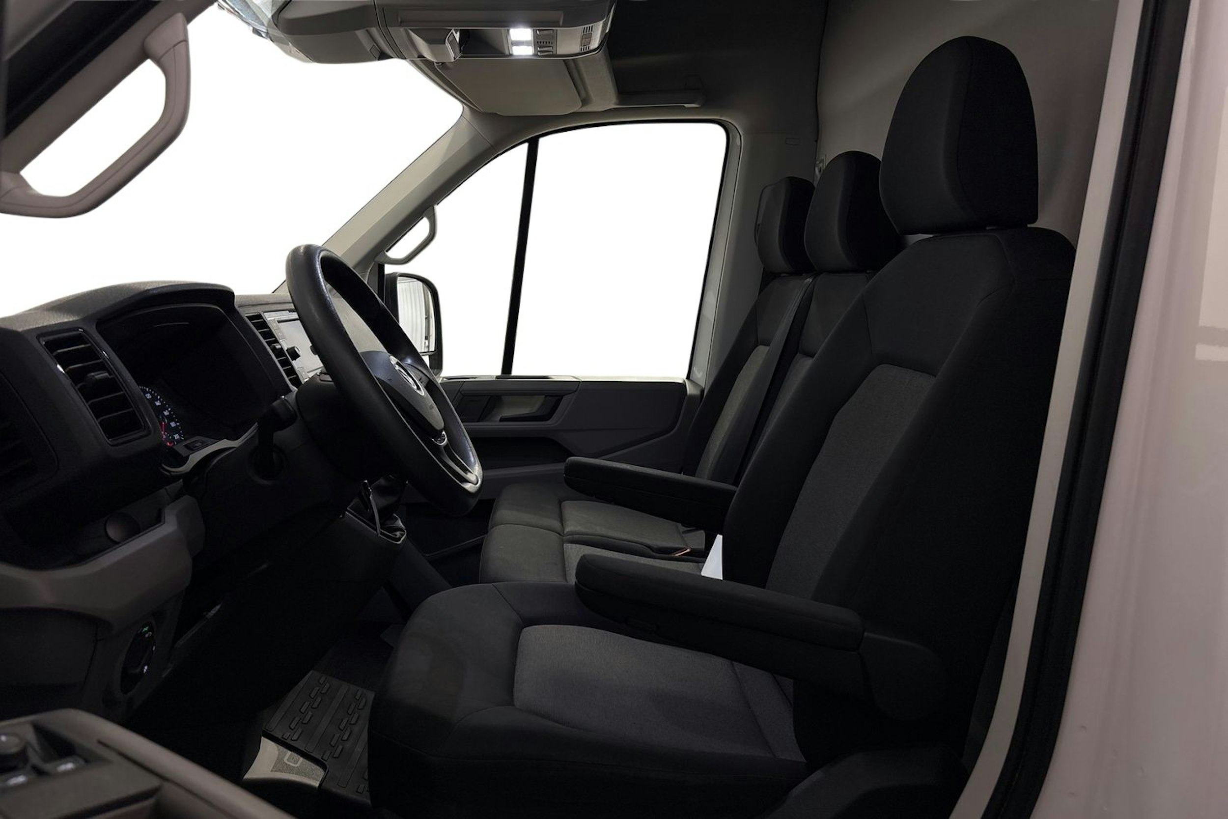valkoinen Volkswagen Crafter 2024 kuva 8.