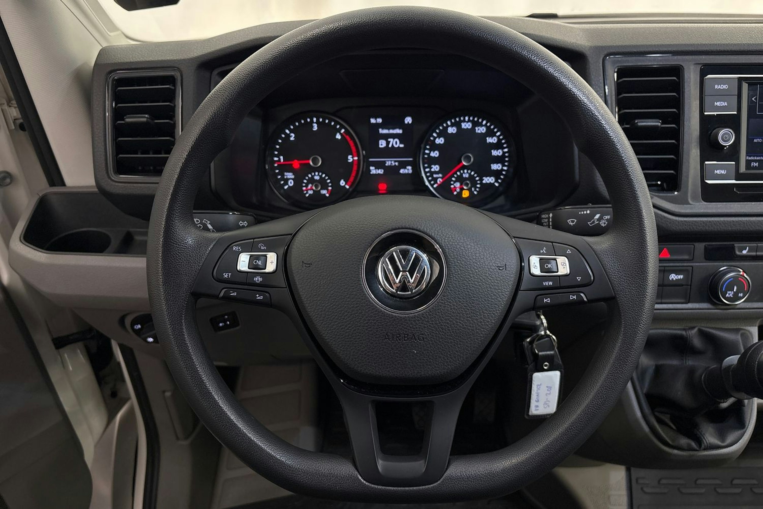 valkoinen Volkswagen Crafter 2024 kuva 12.