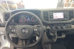 Valkoinen Volkswagen Crafter 2024 kuva 8.